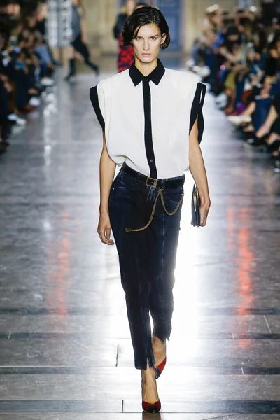 Look 8